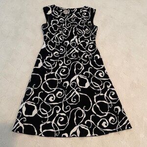 Anne Klein Sleeveless Fit & Flare Black & White Geometric Print Dress – Size 8